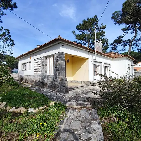 Sintra, Traditional Rustic V4 House In Colares, Sintra Colares