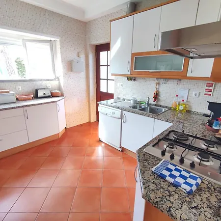 Sintra, Traditional Rustic V4 House In Colares, Sintra